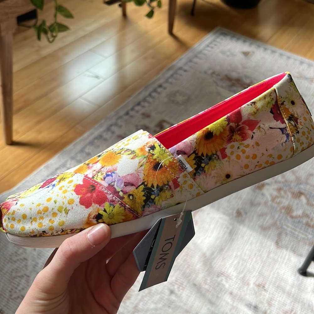 NIB Alpargata Floral Print Toms 11 - Picture 2 of 3